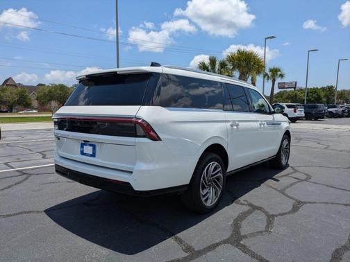 Pristine White 2026 Lincoln Navigator L Reserve