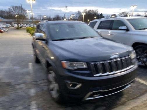 Photo 2 of 18 of 2016 Jeep Grand Cherokee Overland