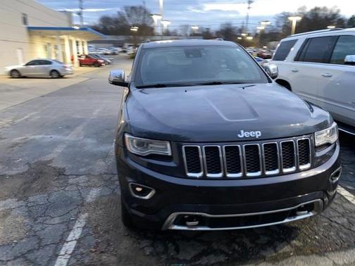 Photo 3 of 18 of 2016 Jeep Grand Cherokee Overland