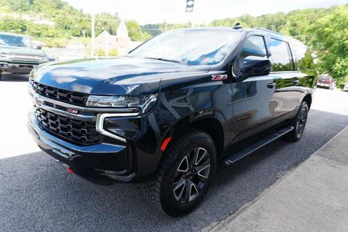 2022 Chevrolet Suburban 4WD Z71
