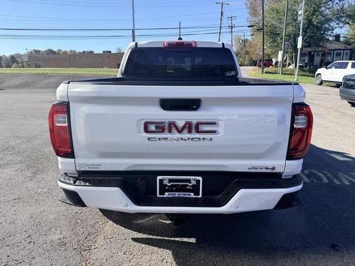 2023 GMC Canyon AT4