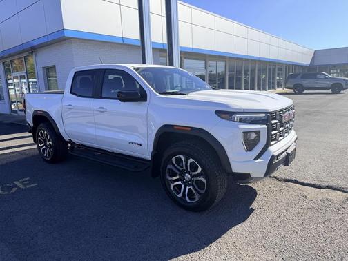 2023 GMC Canyon AT4