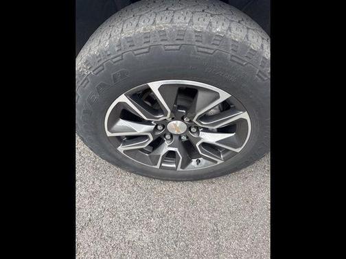 Lakeshore Blue Metallic 2024 Chevrolet Silverado 1500 LT