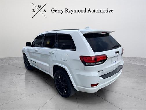 2022 Jeep Grand Cherokee Laredo