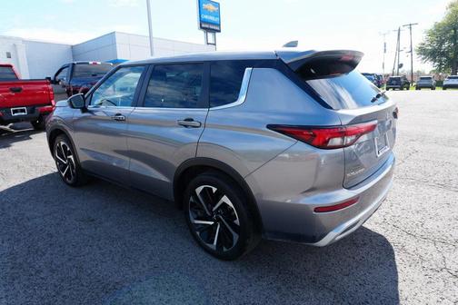 2022 Mitsubishi Outlander SE