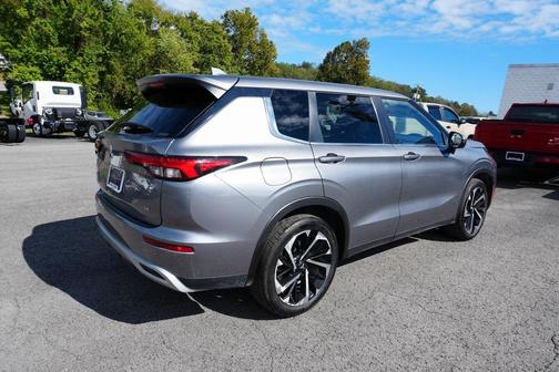 2022 Mitsubishi Outlander SE