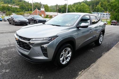 2025 Chevrolet Trax LS