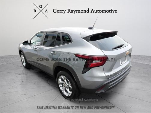 2025 Chevrolet Trax LS