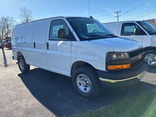 2025 Chevrolet Express 3500 RWD 3500 Regular Wheelbase WT