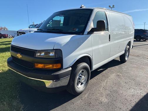 2025 Chevrolet Express 3500 RWD 3500 Regular Wheelbase WT