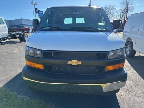 2025 Chevrolet Express 3500 RWD 3500 Regular Wheelbase WT