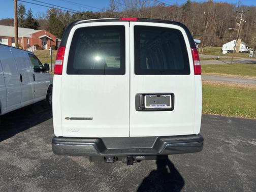 2025 Chevrolet Express 3500 RWD 3500 Regular Wheelbase WT