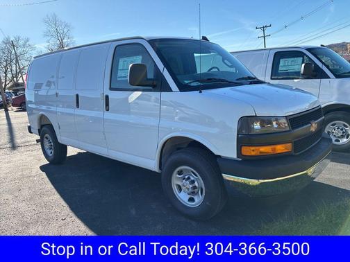 Summit White 2025 Chevrolet Express 3500 RWD 3500 Regular Wheelbase WT