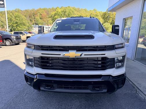 2026 Chevrolet Silverado 2500 Custom