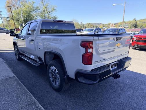 2026 Chevrolet Silverado 2500 Custom