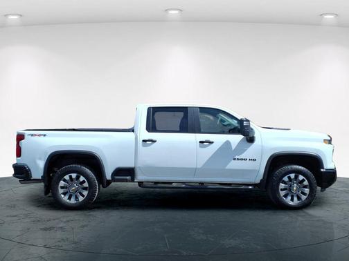 2024 Chevrolet Silverado 2500 Custom