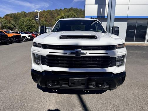 2025 Chevrolet Silverado 2500 Custom