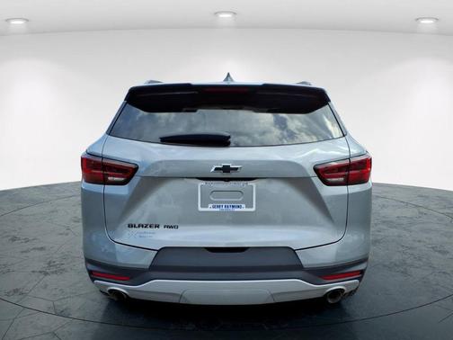 Sterling Gray Metallic 2023 Chevrolet Blazer 2LT