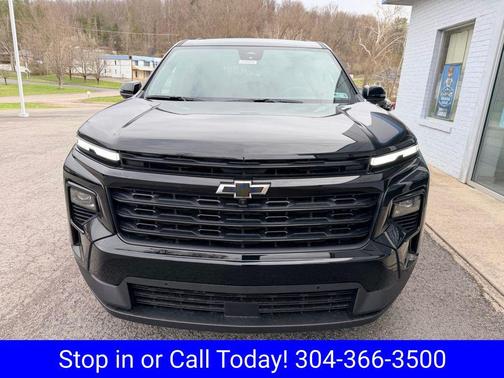 Mosaic Black Metallic 2026 Chevrolet Traverse LT