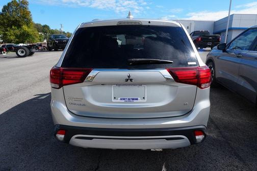 2020 Mitsubishi Outlander SE