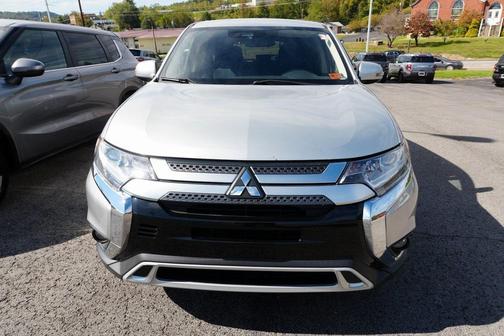 2020 Mitsubishi Outlander SE