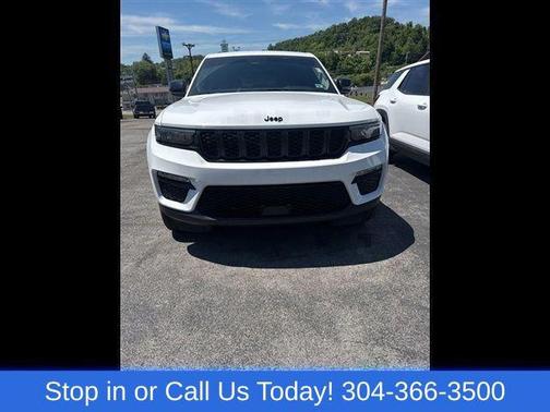 Bright White Clearcoat 2023 Jeep Grand Cherokee Limited