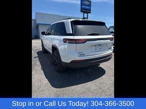 Bright White Clearcoat 2023 Jeep Grand Cherokee Limited
