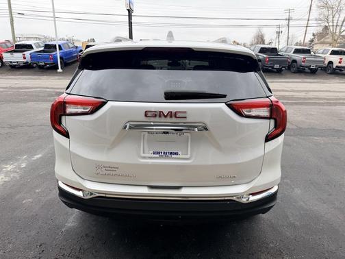 2023 GMC Terrain SLT
