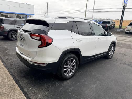 2023 GMC Terrain SLT