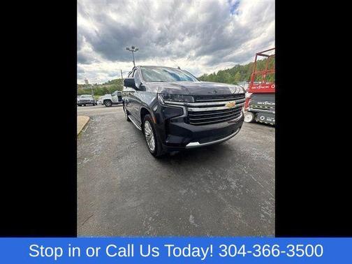 Dark Ash Metallic 2023 Chevrolet Suburban LT