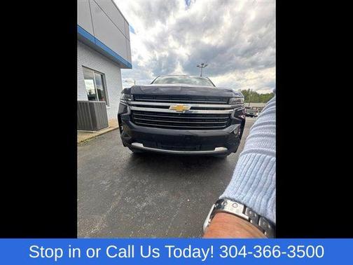 Dark Ash Metallic 2023 Chevrolet Suburban LT