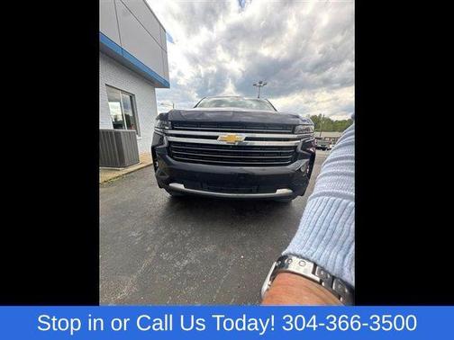 Dark Ash Metallic 2023 Chevrolet Suburban LT