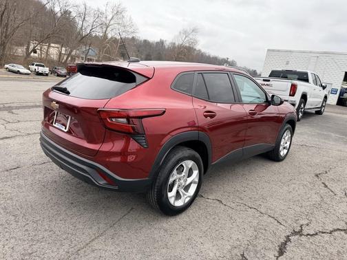 2024 Chevrolet Trax LS