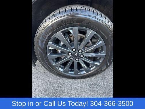 Sterling Gray Metallic 2023 Chevrolet Traverse RS