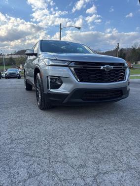 Sterling Gray Metallic 2023 Chevrolet Traverse RS