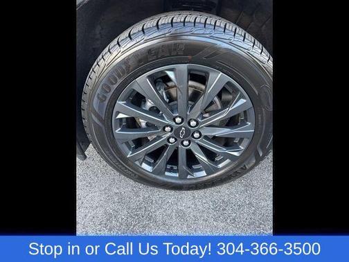 Sterling Gray Metallic 2023 Chevrolet Traverse RS