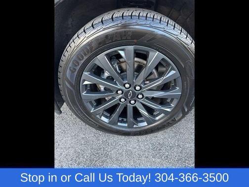Sterling Gray Metallic 2023 Chevrolet Traverse RS