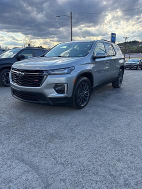 Sterling Gray Metallic 2023 Chevrolet Traverse RS