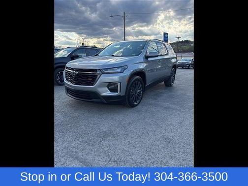 Sterling Gray Metallic 2023 Chevrolet Traverse RS
