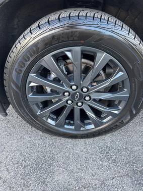 Sterling Gray Metallic 2023 Chevrolet Traverse RS