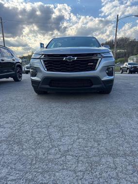 Sterling Gray Metallic 2023 Chevrolet Traverse RS