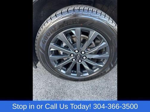 Sterling Gray Metallic 2023 Chevrolet Traverse RS