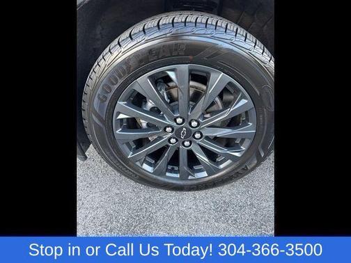 Sterling Gray Metallic 2023 Chevrolet Traverse RS