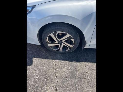 Crystal White Pearl 2021 Subaru Legacy Limited