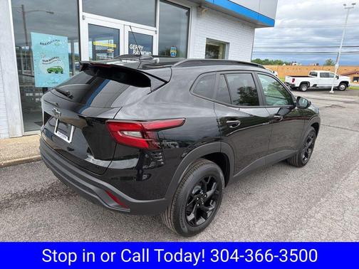 Mosaic Black Metallic 2026 Chevrolet Trax LT