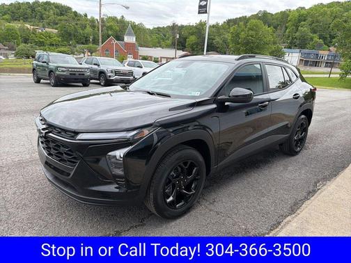 Mosaic Black Metallic 2026 Chevrolet Trax LT