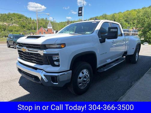 Summit White 2026 Chevrolet Silverado 3500 LT