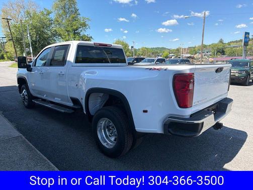Summit White 2026 Chevrolet Silverado 3500 LT