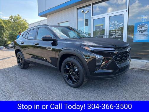 Mosaic Black Metallic 2026 Chevrolet Trax LT