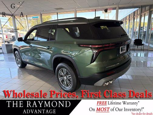 Trillium Green Metallic 2027 Chevrolet Traverse LT